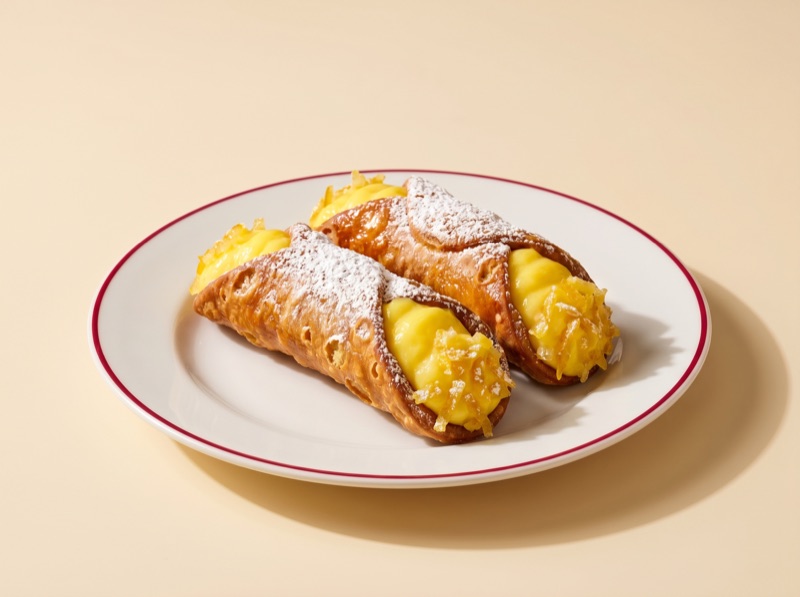 A limoncello cannoli, one of the best sweet treats in Amsterdam, at Ruma