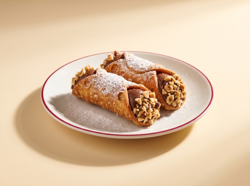 A hazelnut cannoli, among the trending desserts in Amsterdam in 2026, at Ruma